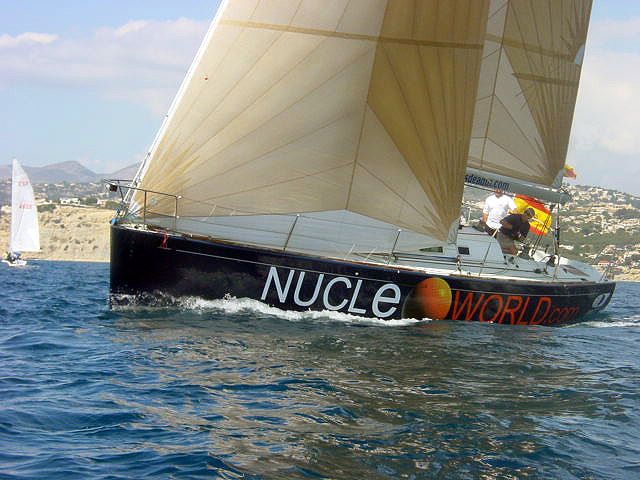 Velero Nucleoworld navegando